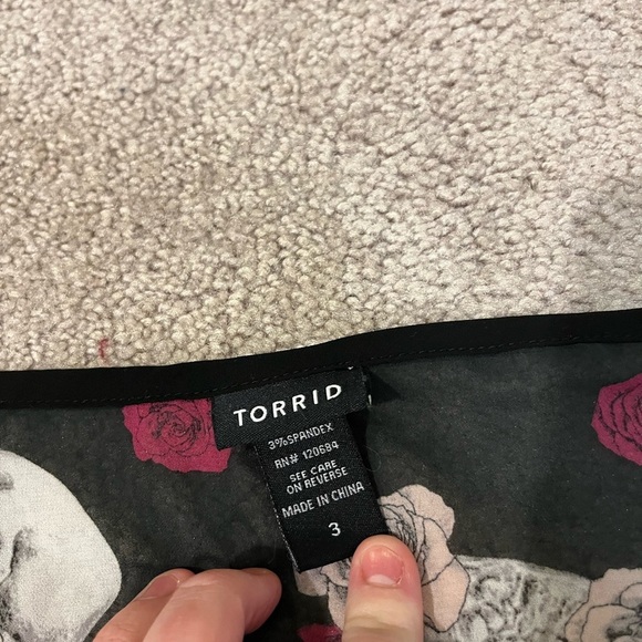 Torrid Sheer Skull and Roses Top - Picture 4 of 5